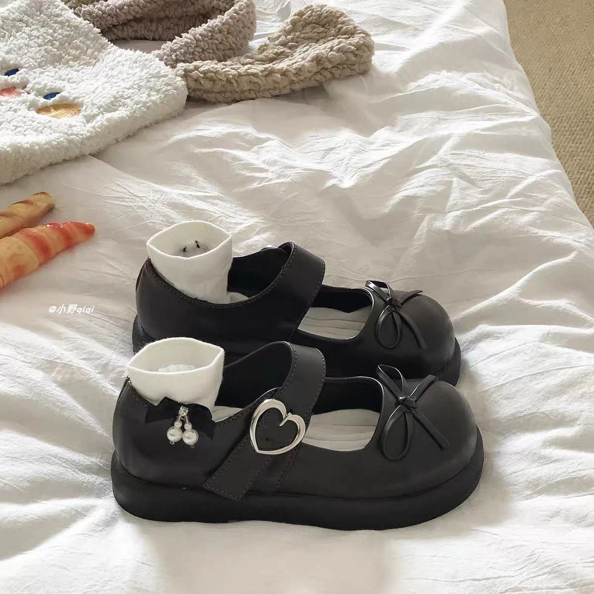 Süße Kawaii Lolita Mary Janes JK Schuhe Damen Kunstleder Kleine Schleife Herz Metallschnalle Flache Schuhe Studentinnen Flache Uniformschuhe – Detail 6
