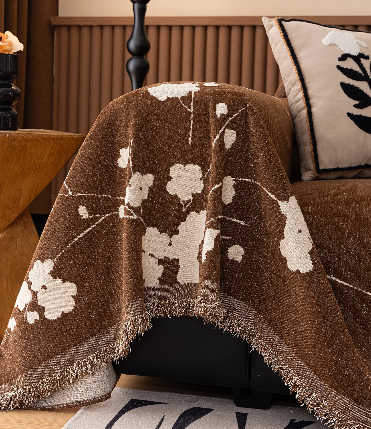 1pc Plum Blossom Sofa Towel Blanket Chenille Printed Retro Blanket Classic Floral Pattern Sofa Blankets Air Conditioning Blanket