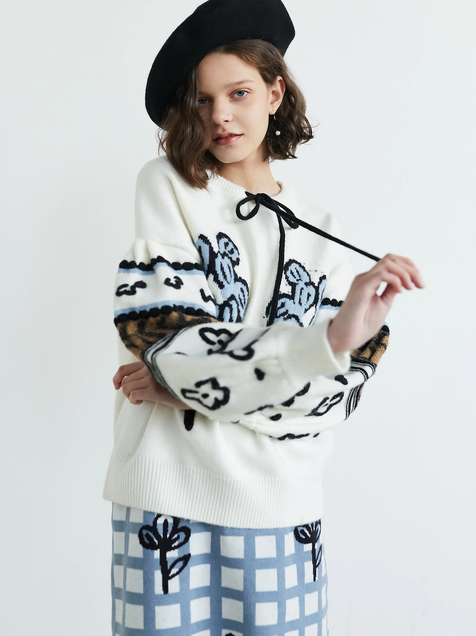 

Вязаный свитер Xunruo ручной работы с 3D-цветами, белый, оригинальный, милый, в стиле колледж, с высоким круглым вырезом, длинными рукавами