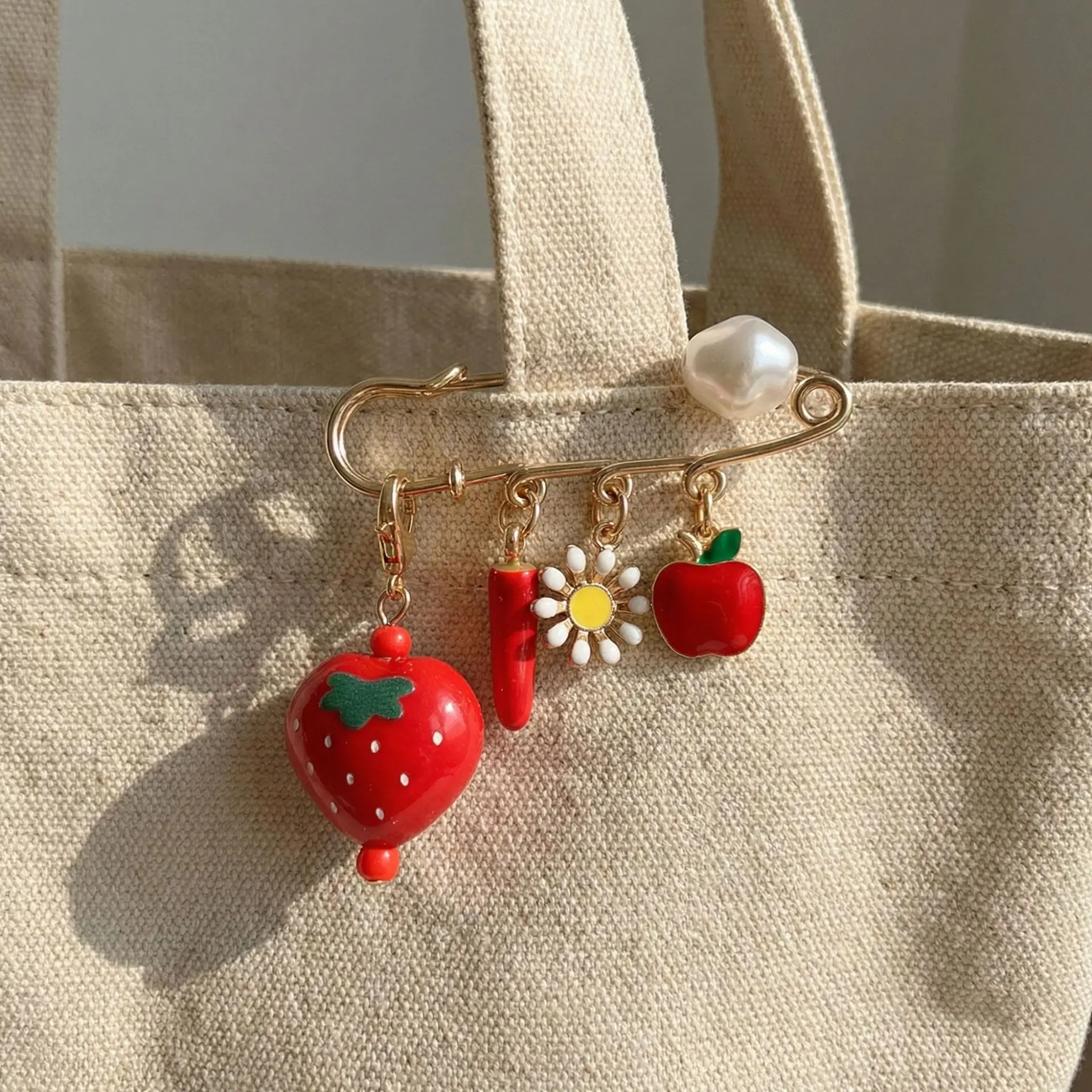Sweet Cute Enamel Strawberry Daisy Chili Pepper Red Apple Pendant Brooch DIY Bag Coat Accessories Jeans Versatile Pin Brooches