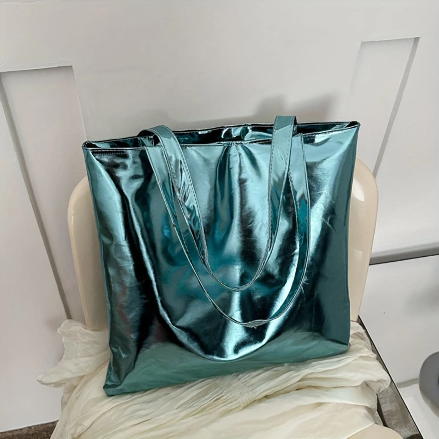 Bolsa de ombro metálica brilhante – Bolsa moderna de grande capacidade para mulheres