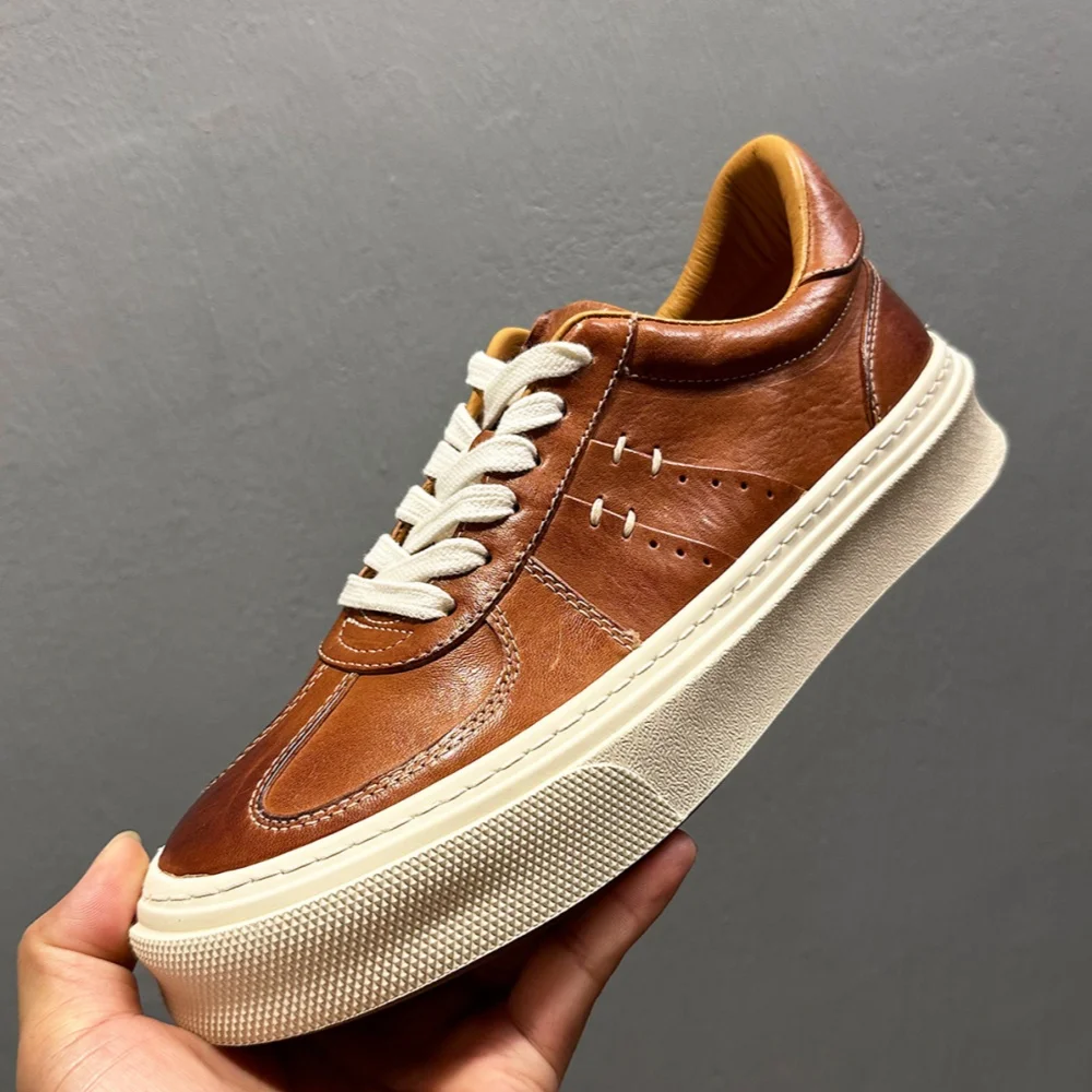 

Men's high-end horse leather casual shoes, lightweight and breathable, sports sneakers, hand-stitched, retro British style.