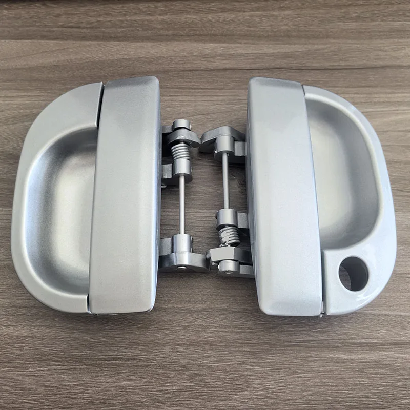 

Внешняя ручка средней двери Внешняя ручка задней двери Внешняя ручка передней двери для JAC Изысканный старый стиль Серебристый с краской