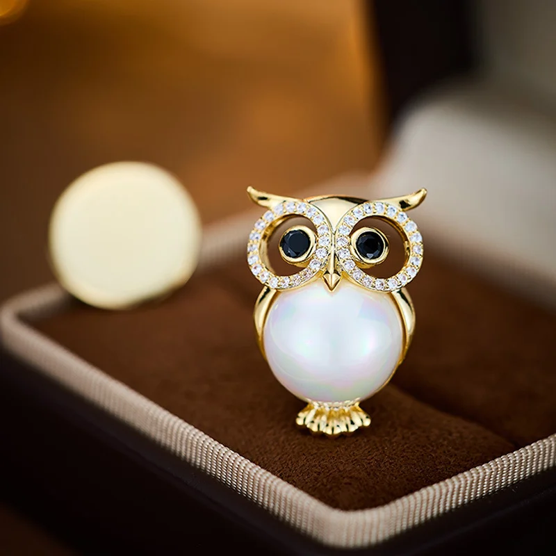 Cartoon Owl Magnetic Clasp Pearl Brooch with Micro-Set Zirconia—Modest Cover-Up Accessory for Women