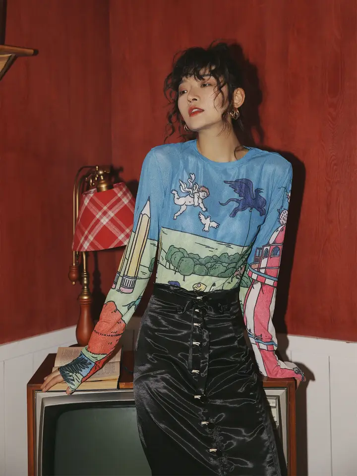 ILLUSTRATION PRINT SHEER TOP　美品 Sd1fa6af56d5941c29f140f09b3457