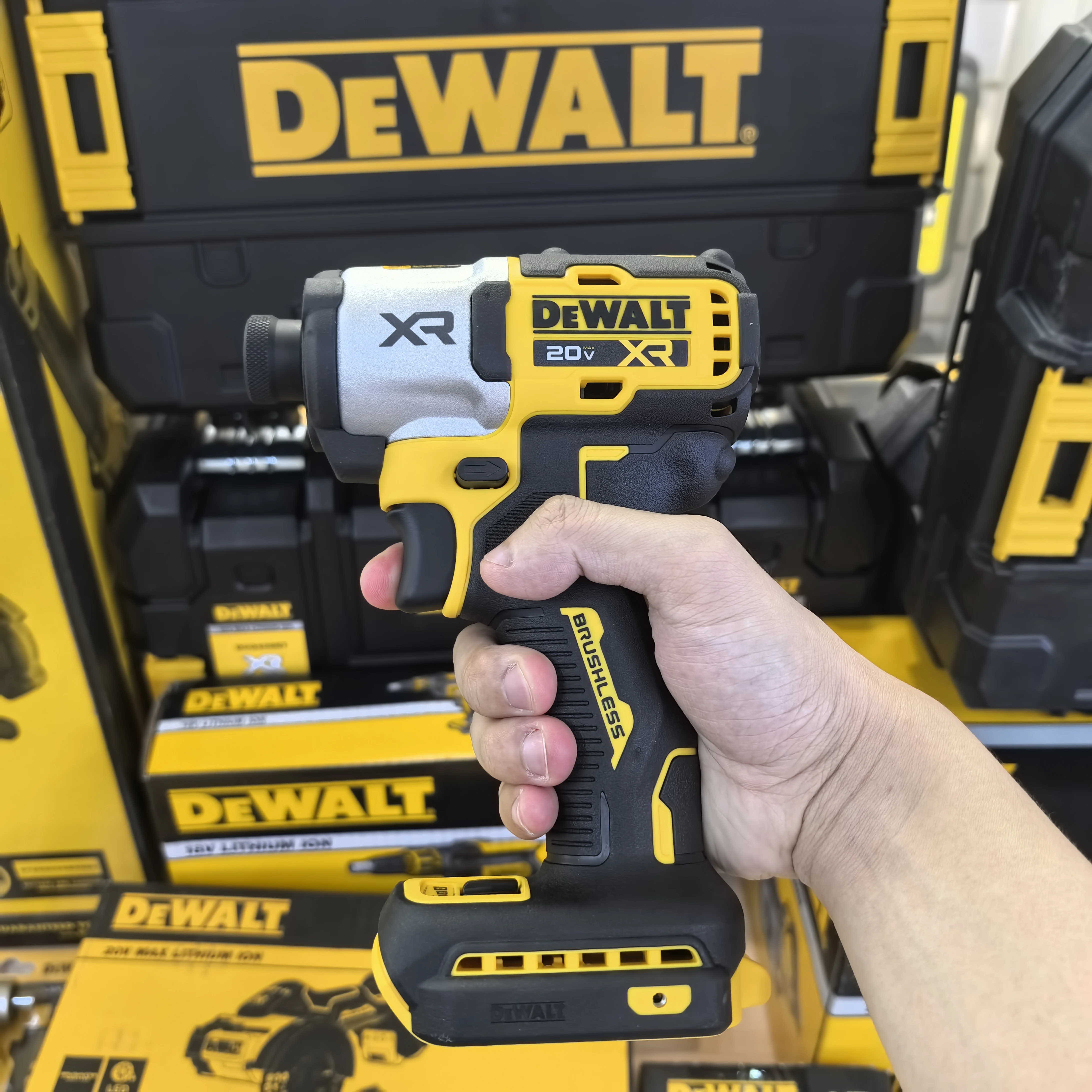 DEWALT 20V Cordless Impact Driver DCF845N Brushless 205N.m Torque Portable Lithium Battery Power TooL