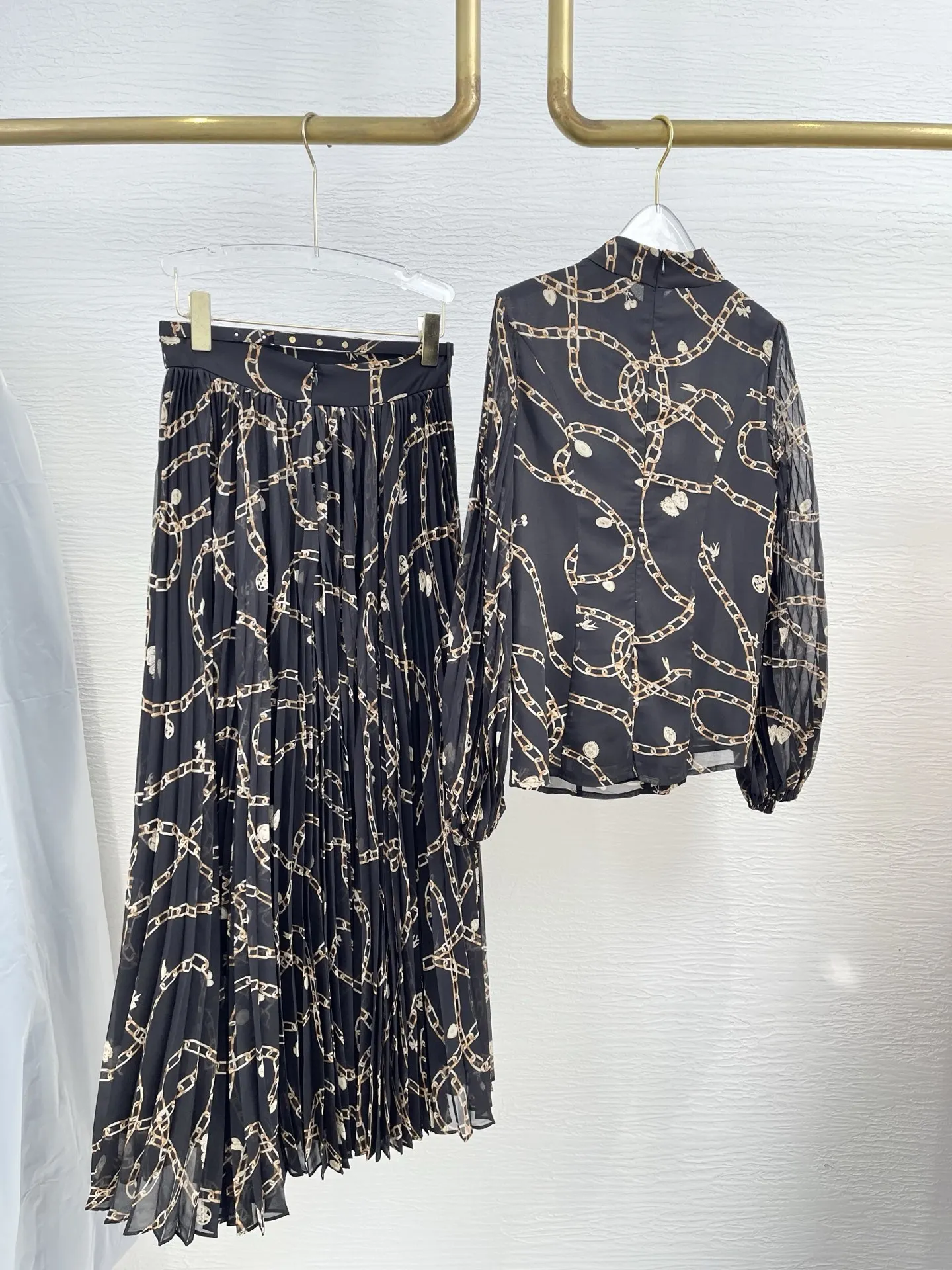 

2025 New Elegant Black Chain Print Long Sleeve Blouse Tops and Pleat Midi Skirt Set for Women