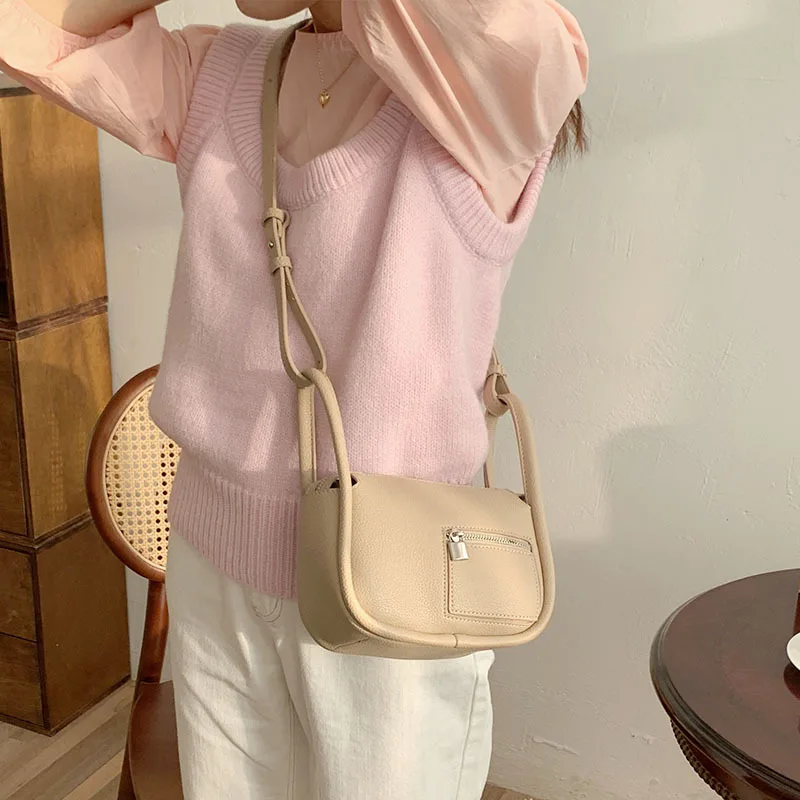 

Elegant ladies' fashionable niche crossbody small square bag simple commuting leisure versatile handheld shoulder bag