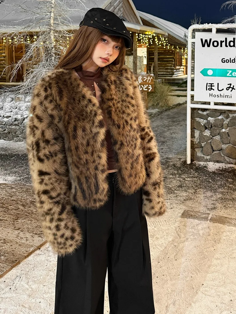   معطف نسائي من الفرو الصناعي بطبعة الفهد من Jaet دافئ متعدد الاستخدامات وقابل للتصفيف من نسيج البوليستر