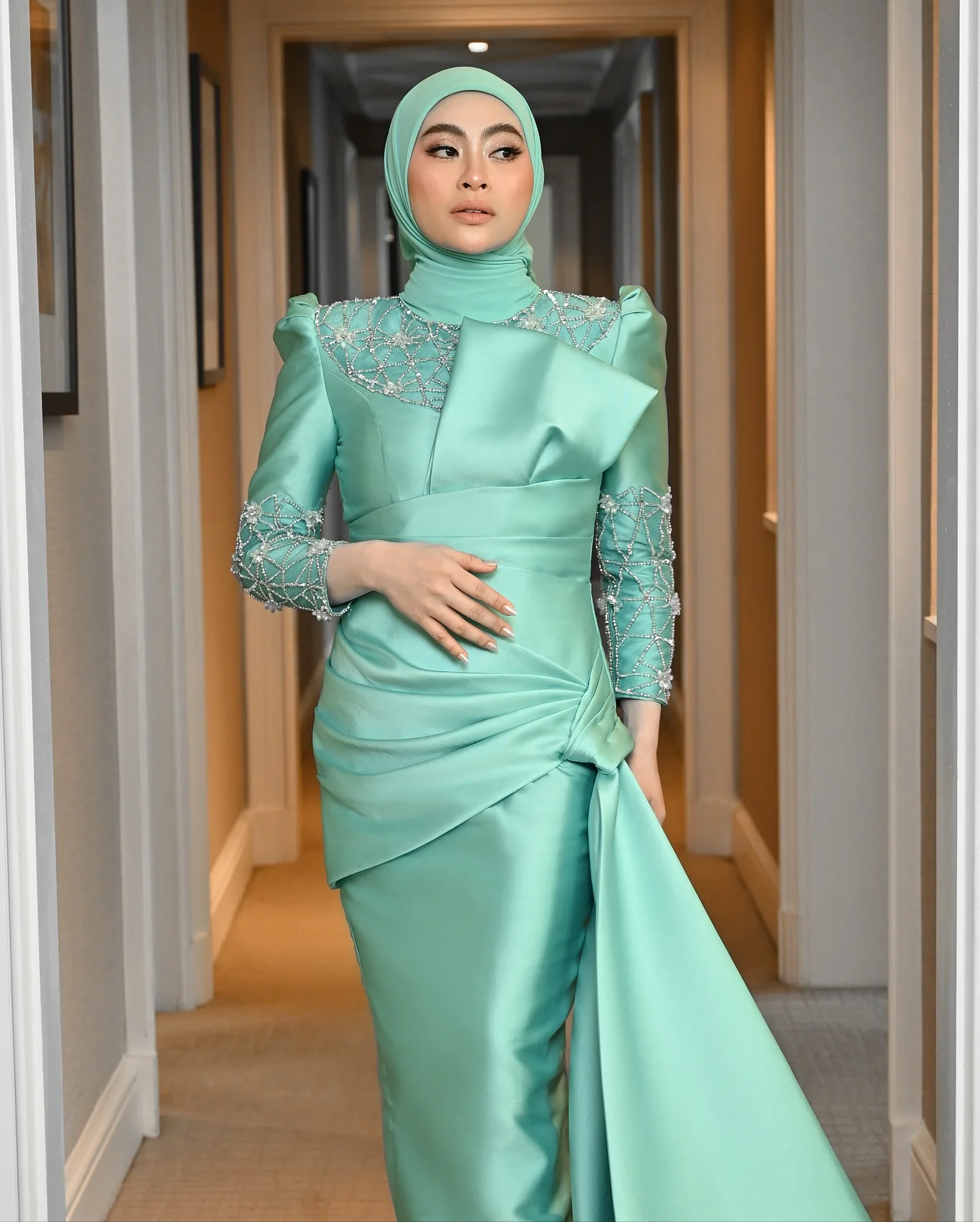 Customized Hijab Evening Dress with Overskirt Sequined Pleat Islamic Formal Evening Gown Mermaid Beading Muslim Robes De Soirée