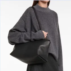 Non trademarked minimalist armpit and lower layer cowhide large capacity single shoulder tote bag