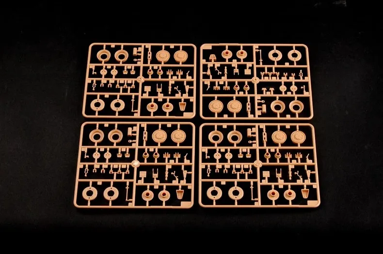 US Stock 1/35 Hobby Boss M1070 Truck HET Tractor with M1000 Semi Trailer Military Model Kit Toy Vehicle DIY Assembly Car TH06019