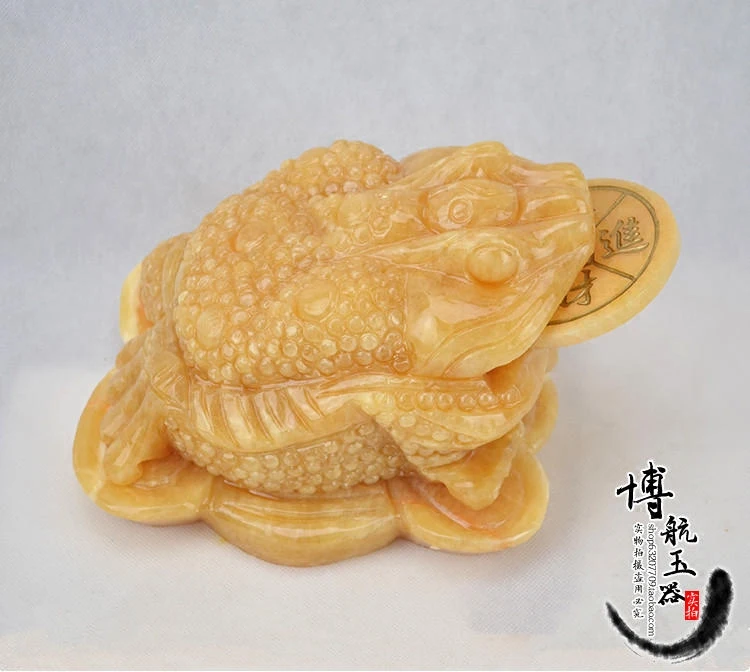 Hand engraving Artwork Topaz jade toad ornaments three foot gold ornaments Zhaocai cicada toad office enrichment business gifts