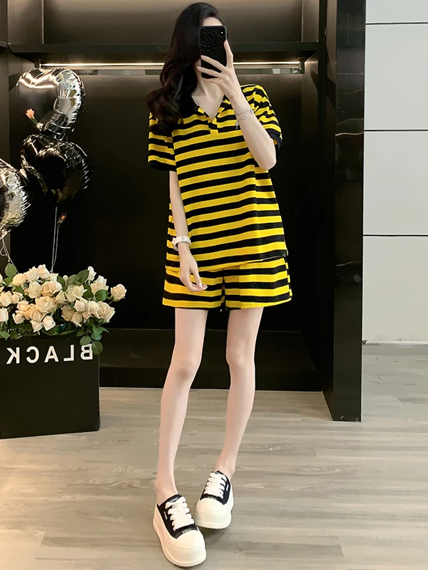 

Женский летний комплект в стиле Lazy Style: топ с коротким рукавом в полоску и шорты, желтый, для онлайн-продаж