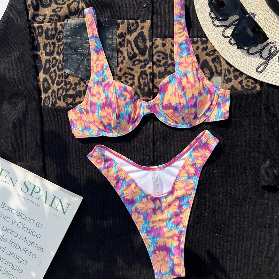 Neuer bedruckter, mit Bügel verstärkter, brasilianischer Bikini mit mittlerer Bundhöhe, Damen-Badebekleidung, zweiteiliger Bikini-Set, Badeanzug, V4622 – Detail 9