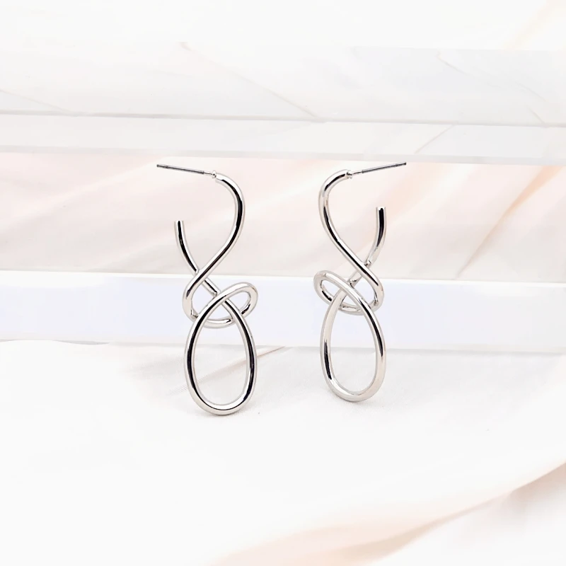 Hollow Knitted Women\'s Dangle Earrings Gold Color Metal Twist Lucky Number Punk Personality Ear Jewelry aretes de mujer