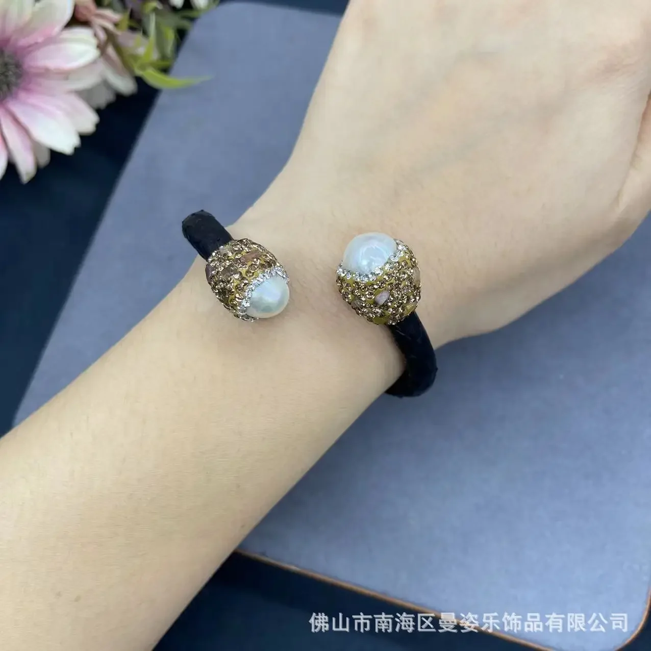 Autumn and winter new leather snake skin inlaid with baroque pearl tourmaline open bracelet popular natural stone jewelry in Eur