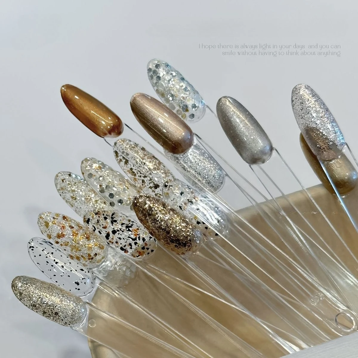 18 Farben Gold Glitzer Gel Nagellack Glänzende Nagelmaterialien Semi Permanent Soak Off UV/LED Gel Lacke Nail Art für Maniküre