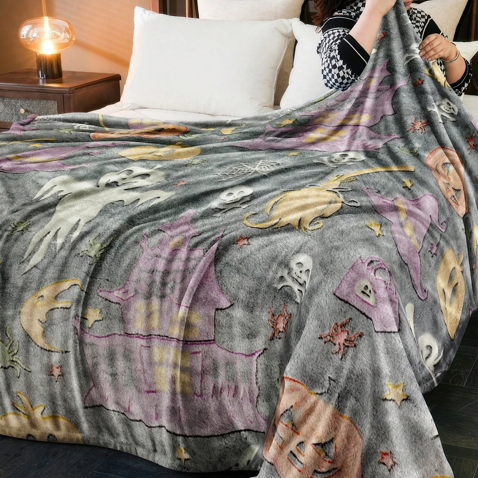 

Halloween Throw Blanket Flannel Soft Shawl Blanket Cute Glowing Comfortable Air Conditioning Quilt Thickened for Home Decor