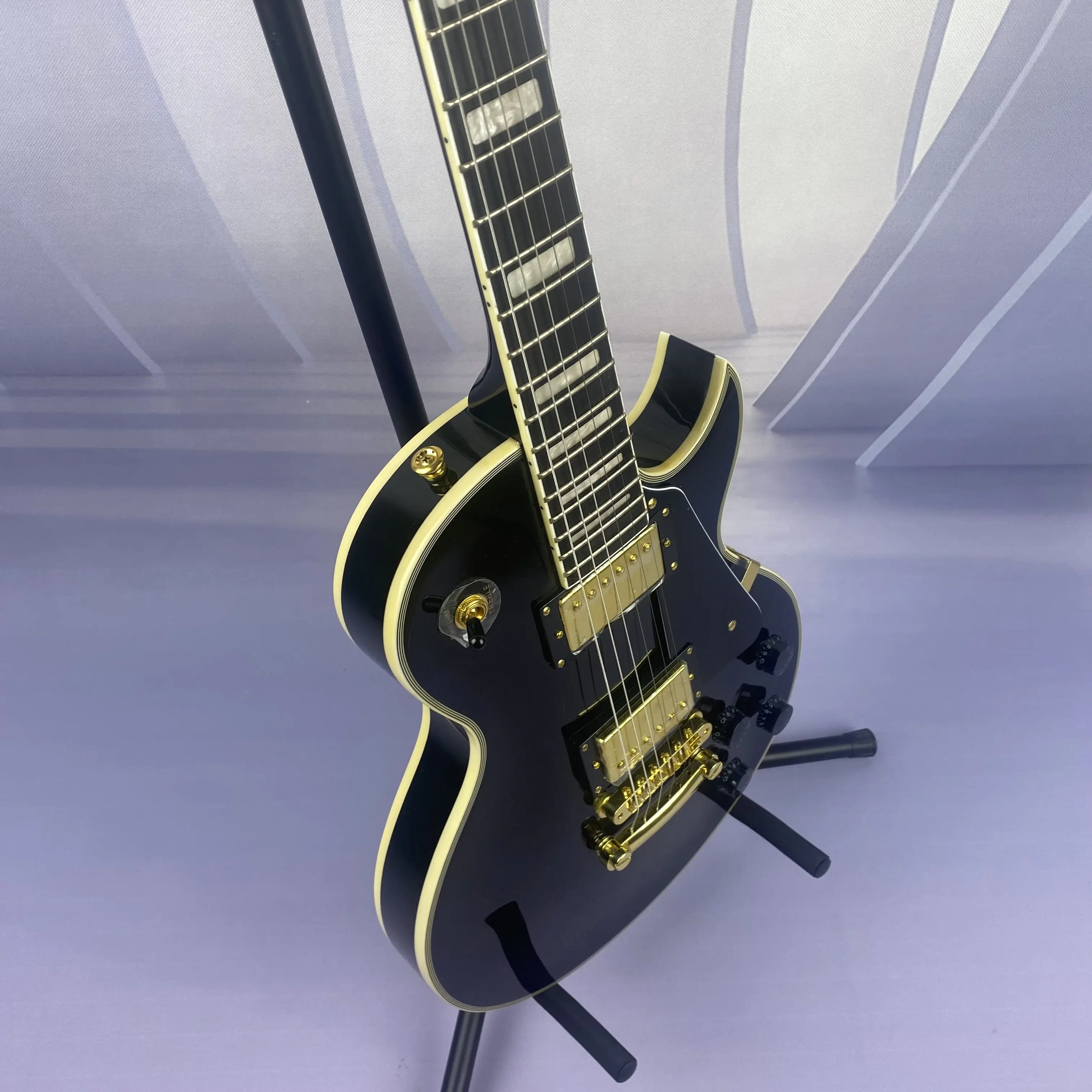 تم شحنه من الولايات المتحدة الأمريكية العلامة التجارية الجديدة المتوفرة في لوحة أصابع الأبنوس الكهربائية المخصصة باللون الأسود