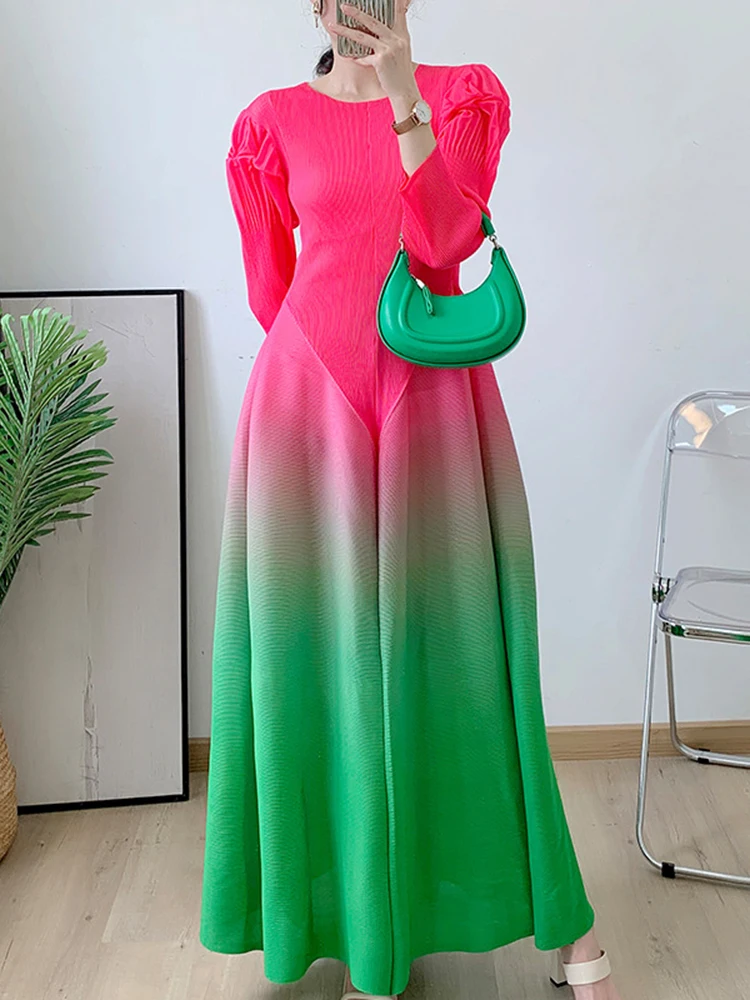 GVUW Pleated Gradient Lantern Dress For Women 2024 Autumn New O-neck Long Sleeves Female Evening Dresses Fashion Elegant 17G2002