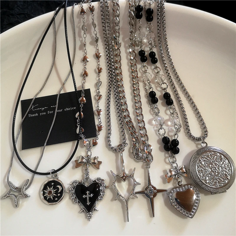 Goth Punk Black Heart Thorns Love Cross Star Pendant Necklace For Women Y2K Grunge Accessories Halloween Cosplay Jewelry Gifts