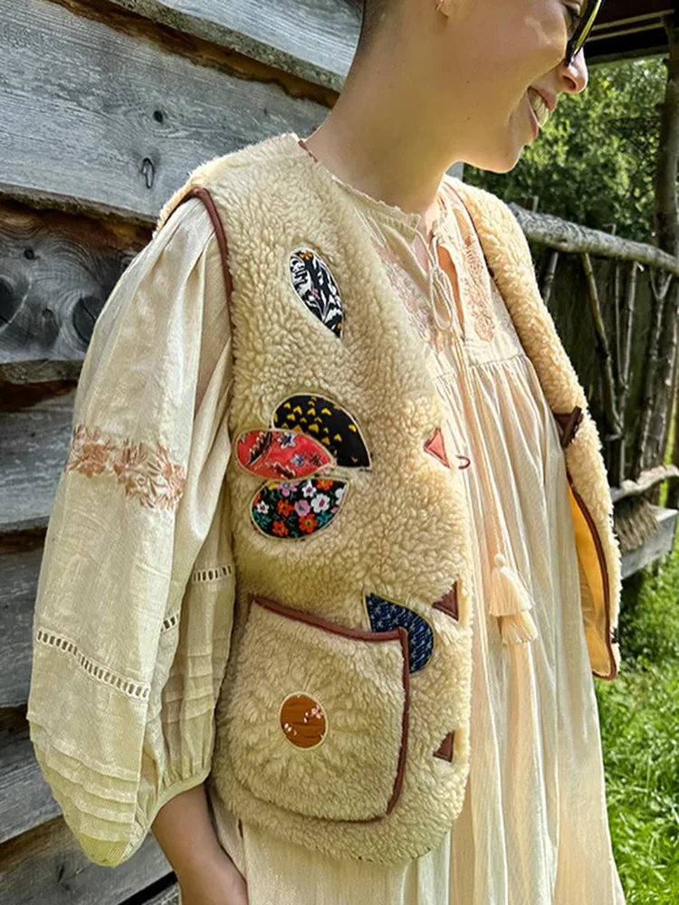 

Nordic Retro Artistic Atmosphere Design Patchwork Buttoned Lamb Fur Vest Top Set Artistic Style Autumn Fashion Ladies' Coat