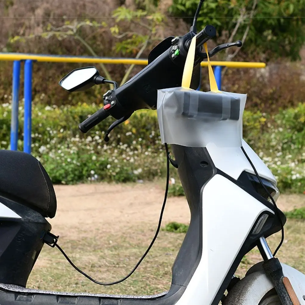 ป้องกันรังสียูวีที่ชาร์จรถจักรยานยนต์ถุงกันน้ํากันฝุ่นขนาดใหญ่ด้านล่างเปิดสกู๊ตเตอร์ไฟฟ้ากระเป๋าชาร์จ