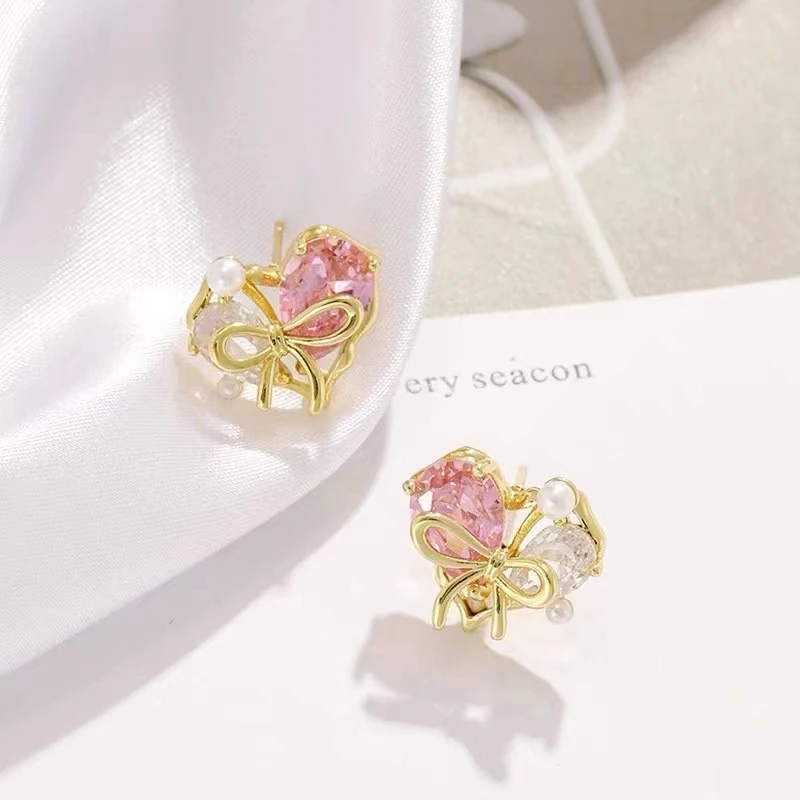 New sweet heart-shaped bow earrings, light luxury niche design, high-end earrings with a fashionable and versatile style