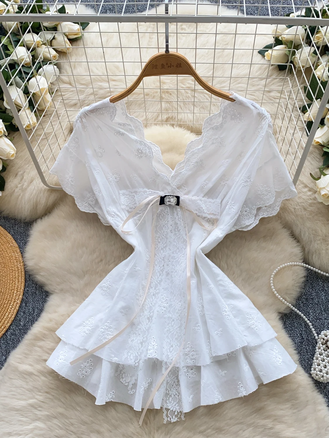 

Sexy Ribbon Blouse Summer White Embroider Hollow Out V-Neck Shirt Fashion Youth Women'S Blouses Slim Top With Ruffles Streetwear