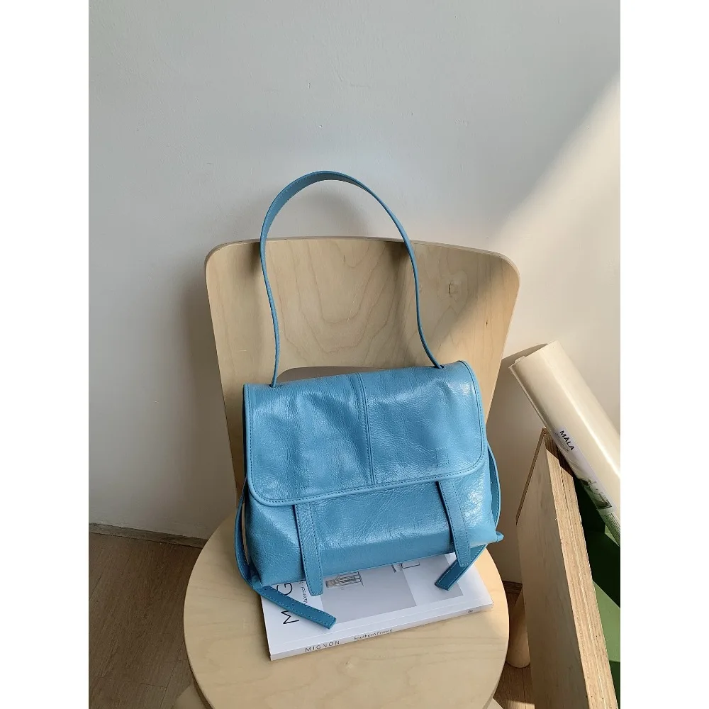 

2026 New Fashion Oil Wax First Layer Cowhide Large Capacity Tote Bag Casual Shoulder Crossbody Bag Simple Texture Women's Bag