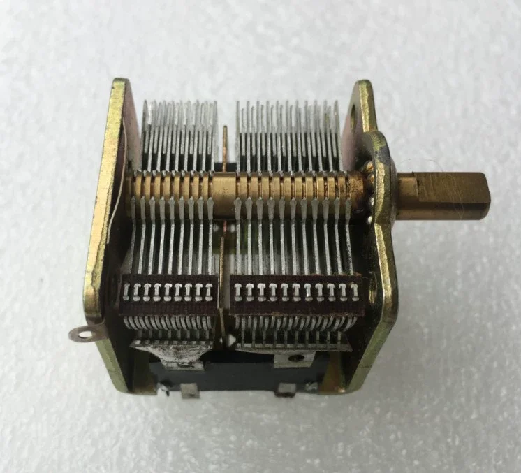 

Air Variable Capacitor: Differential Capacitance Double Connection 290P/250P