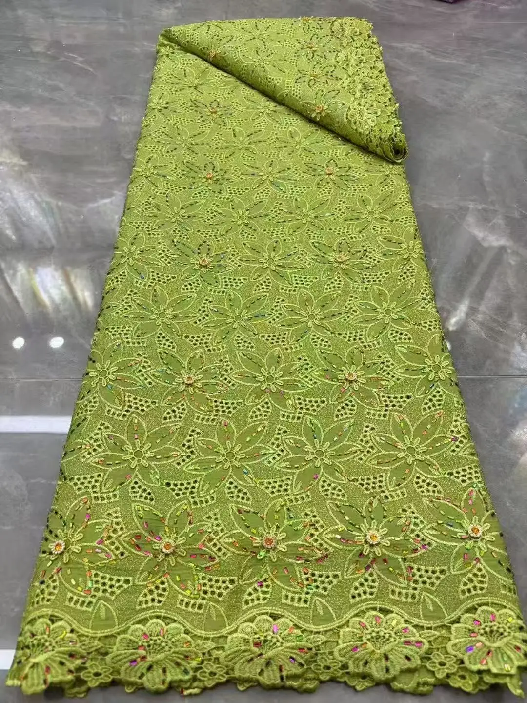 

Luxury Colorful Nigerian Water Soluble Lace Fabric with Stone African Guipure Cord Lace Fabric for Clothing And Home Decor