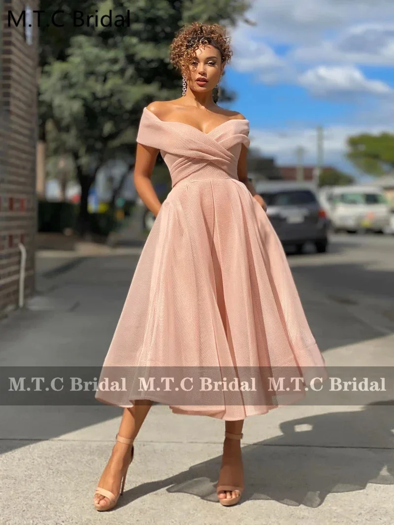 Short Pink Bridesmaid Dresses Off The Shoulder A Line Organza Black Girls Wedding Party Gowns For Maids Of Honor Wholesale