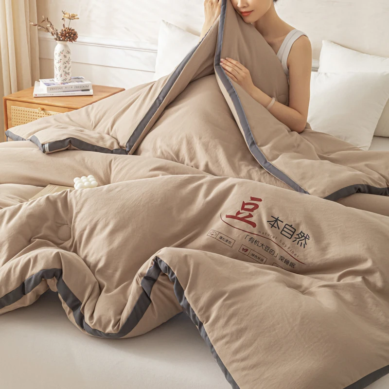 Japanese Style Fluffy Warm Autumn Winter Quilt Soybean Fiber Filling Quilted Thick Duvet Soft Skin Friendly Double Bed Comforter