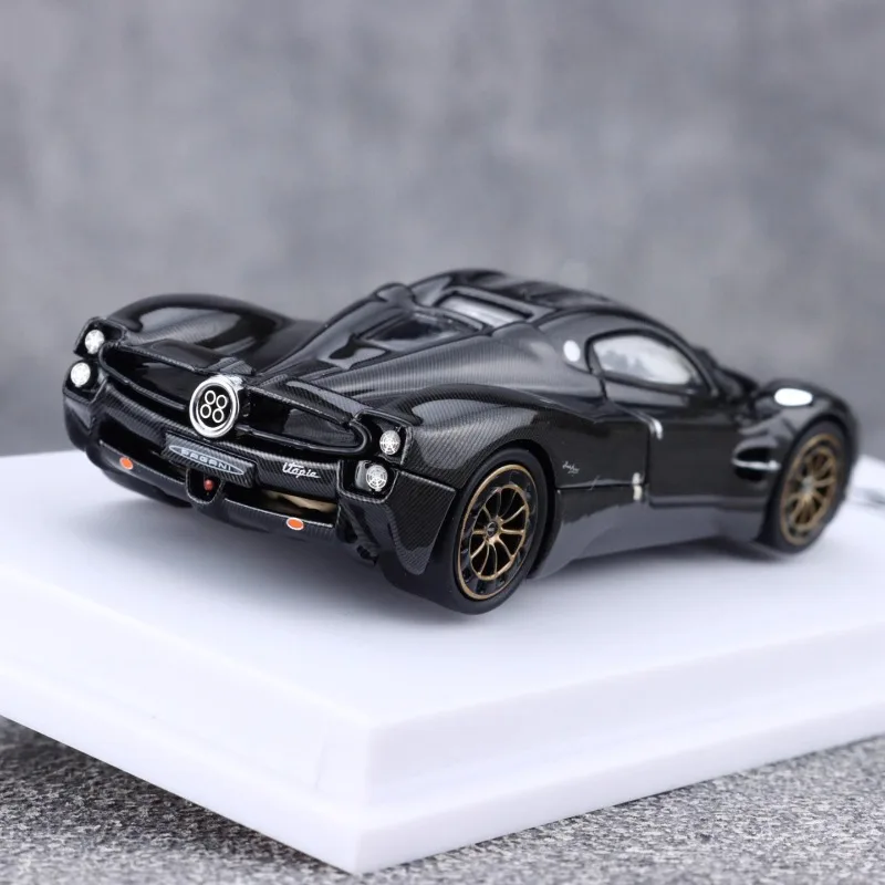CM modèle 1/64 Pagani Utopia noir tout en alliage de carbone jouet véhicule à moteur moulé sous pression en métal modèle cadeaux