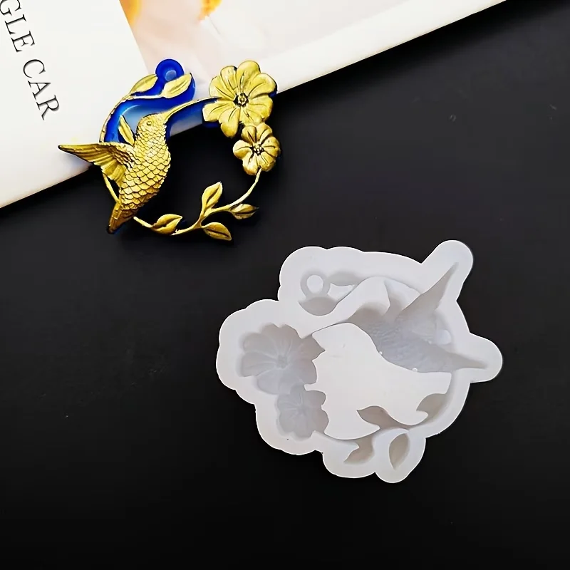 Semi-Three-Dimensional Hummingbird Resin Mold,Round Flower Hummingbird Pendant Decor,Floral Hummingbird Keychain Silicone Mold
