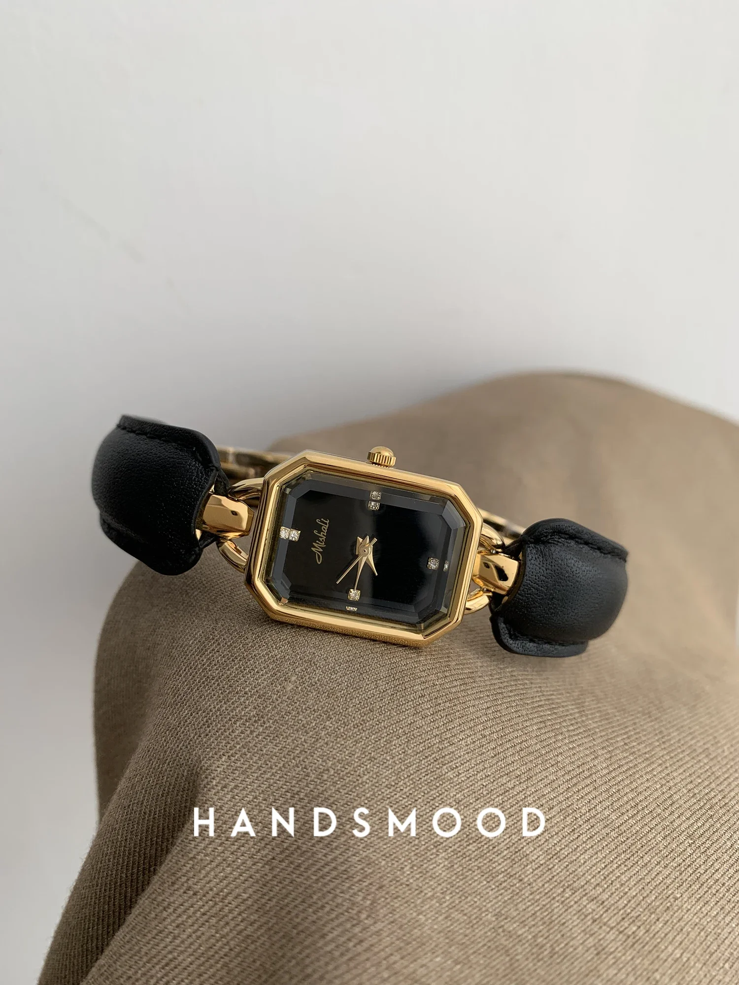 Lichte Luxe, High-End, Prachtige Vierkante Kleine Wijzerplaat, Echt Lederen Armband, Stijlvol En Modieus Dameshorloge