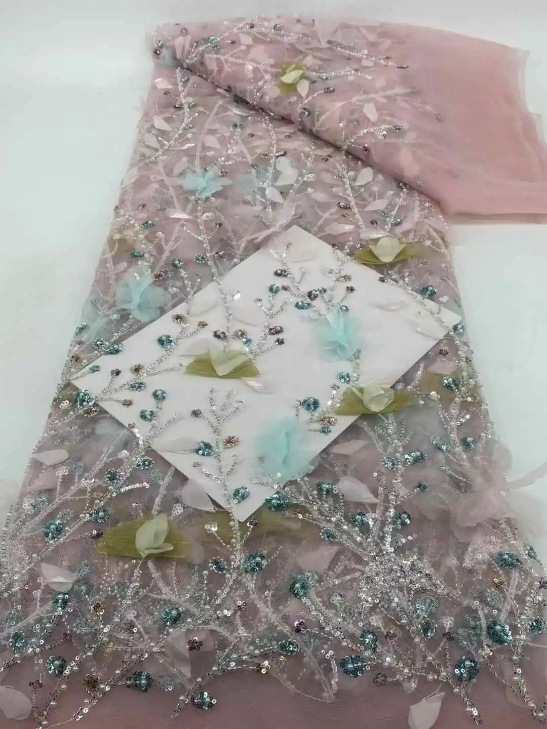 

2025 Latest Luxury 3D Flower Fabric Dubai Tulle Lace Fabric With Groom Embroidered Applique African Fabric For Dress Sew SZ744