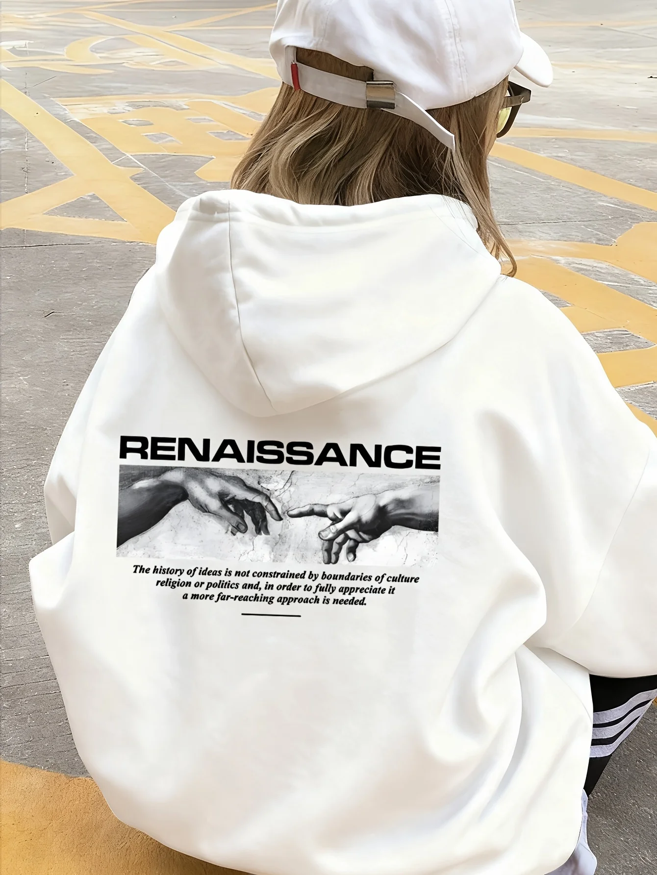 1pc Oversized Fashion Loose New Women'S Pullover Sweater, Ins Style Fleece Sweatshirt, Fall Winter Top, Cord-Free Hooded Sweater, Trendy Retro Finger Renaissance Letter Pattern Print, Street Hip-Hop Design, Versatile Casual Hooded Sweatshirt