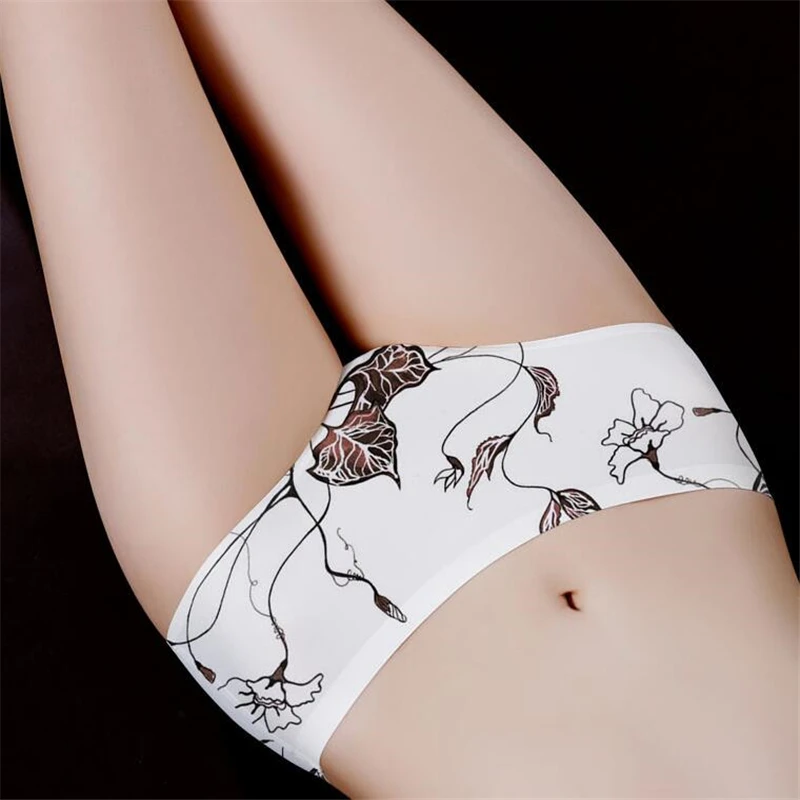 Print Luscious Women Panties Sexy Underwear Sports Breathable Briefs Girl Hip Wrap Mid Waist Underpants Ice Silk Lingerie Panty