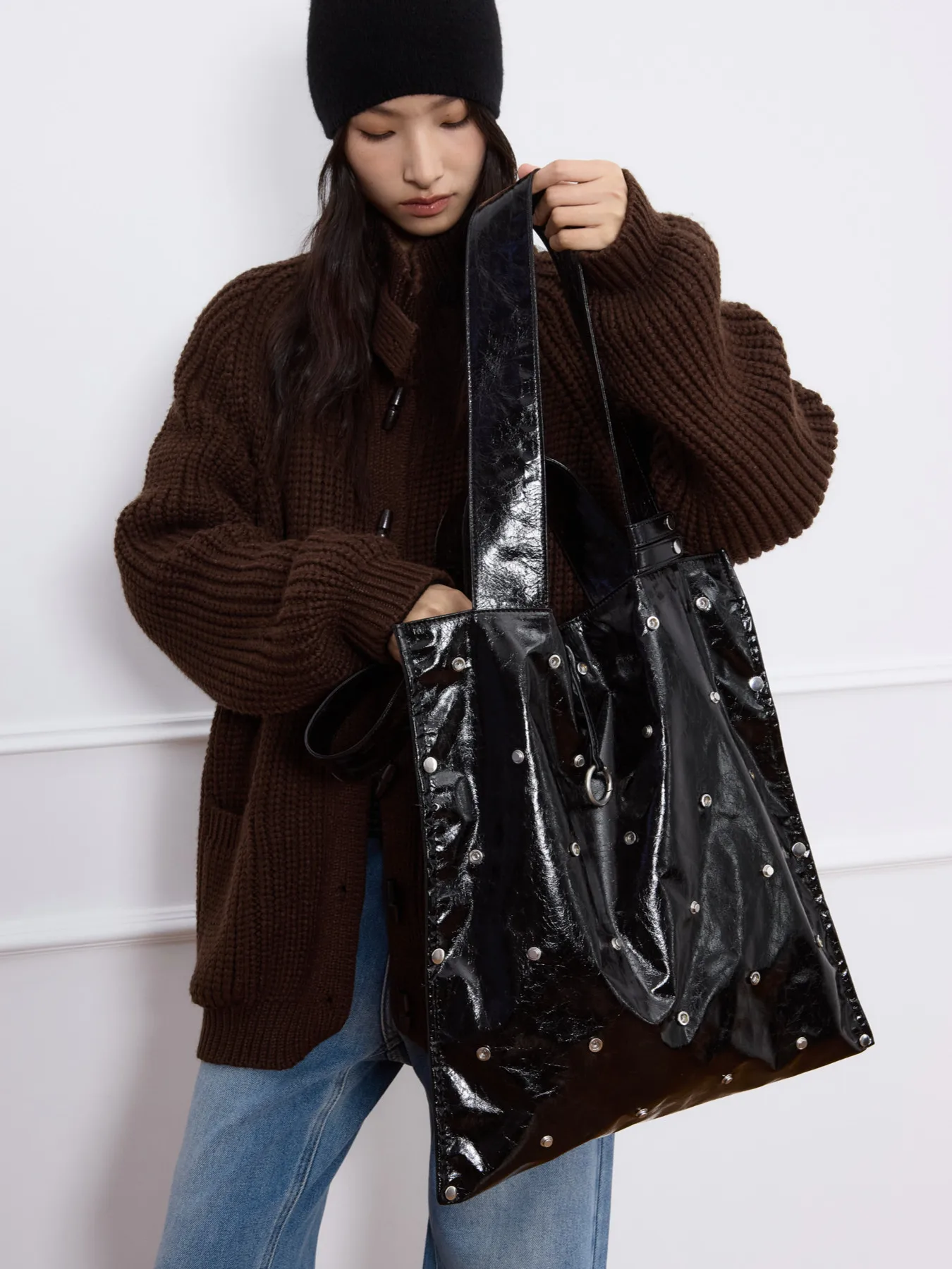 European/American Fashion Vertical Square Shoulder Bags Metal Rivet Decoration Hand Grip Pattern Personalized Luxury Women's Bag