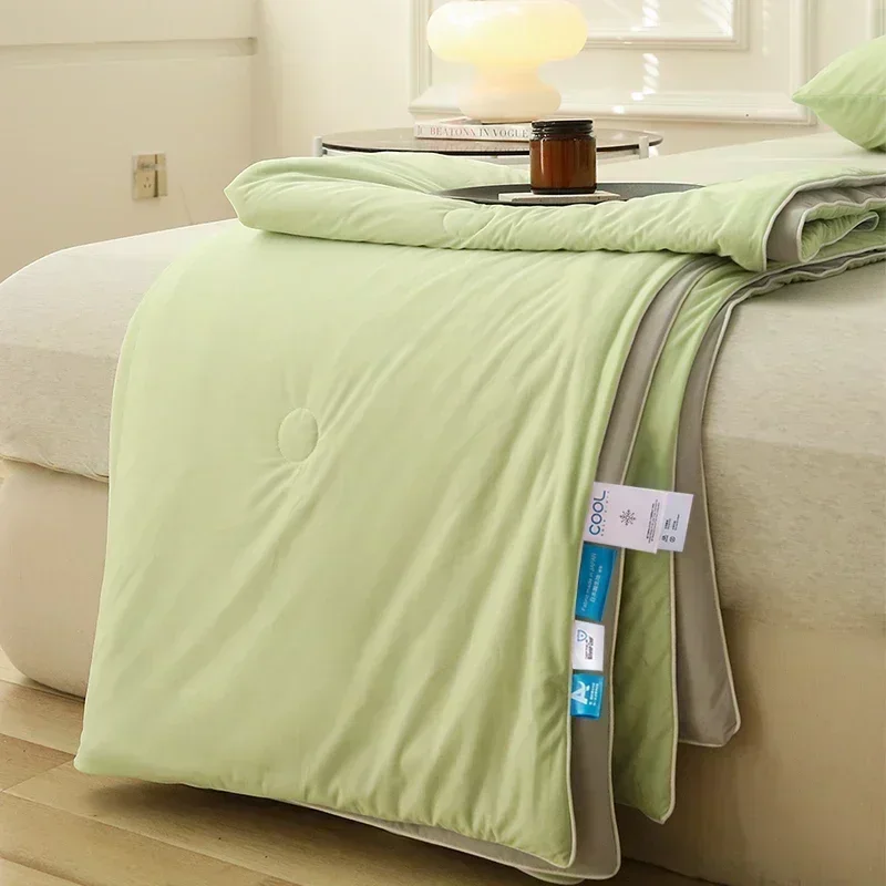 Summer Cooling Blanket Breathable Cool Down Air Condition Quilt Lightweight Summer Comforter with Double Side Cooling Fabric