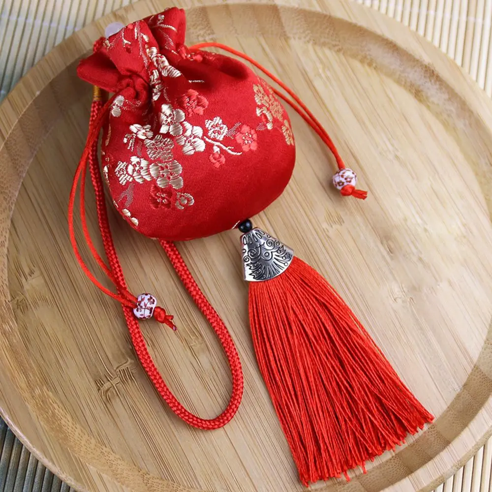 

Graduation Gift Plum Flower Pattern Brocade Women Sachet Chinese Style Sachet Dragon Boat Festival Bag Jewelry Storage Bag