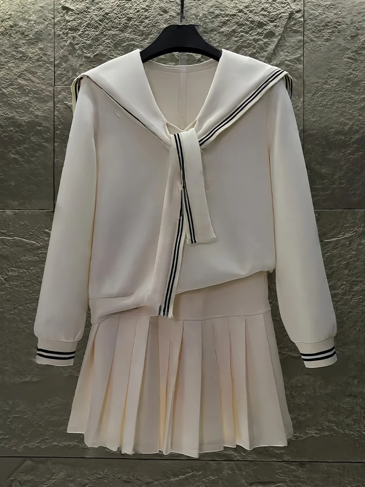Women's 2025 New Autumn Small Fragrant Style Relaxing and Lazy Style Long Sleeve Pullover and Plearted Short Skirt Set