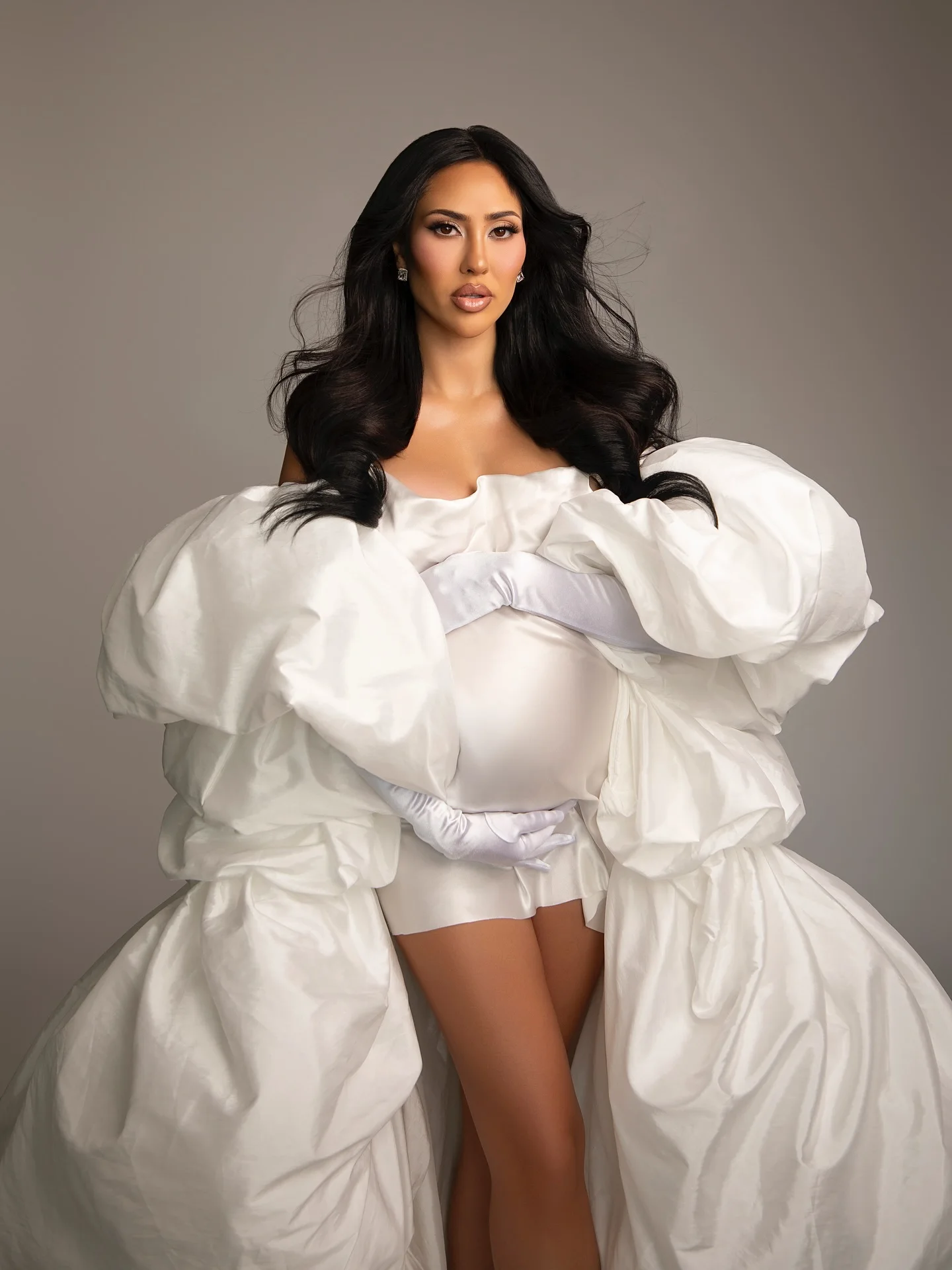 놀라운 푹신한 실크 새틴 임부복 드레스 사진 촬영 미니 슬립 드레스 볼 가운 케이프 2피스 베이비 샤워 드레스 맞춤 제작