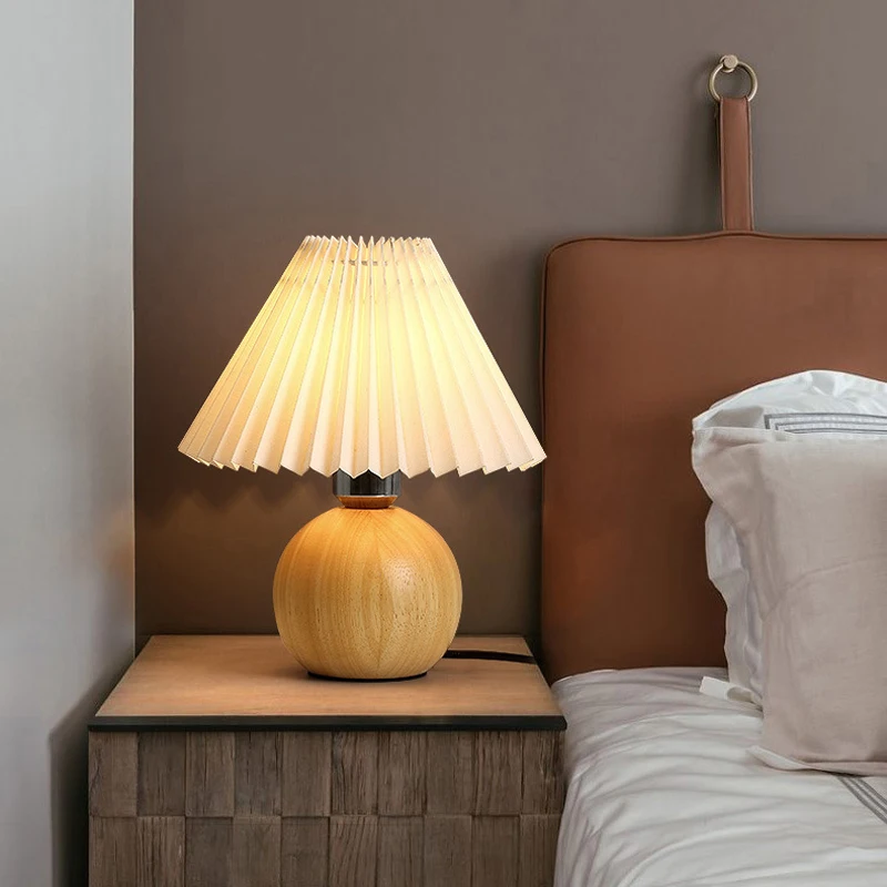 Nordic Style Girls Bedroom Study Three-Color Wooden Spherical Bedside Decorative Lamp Pleated Lampshade Solid Wood Table Lamp