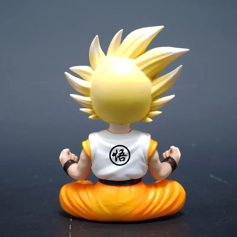 إصدار Dragon Ball Super Saiyan Q: نموذج قابل للجمع على شكل شخصية Sitting Pose Goku مع قاعدة عرض للهدايا والديكور