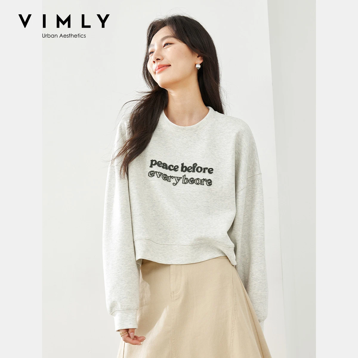 Vimly المرأة مكتب سيدة س الرقبة رسالة التطريز البلوفرات البلوز 2025 ربيع بسيط عادية فضفاض موضة متماسكة القمم M5221