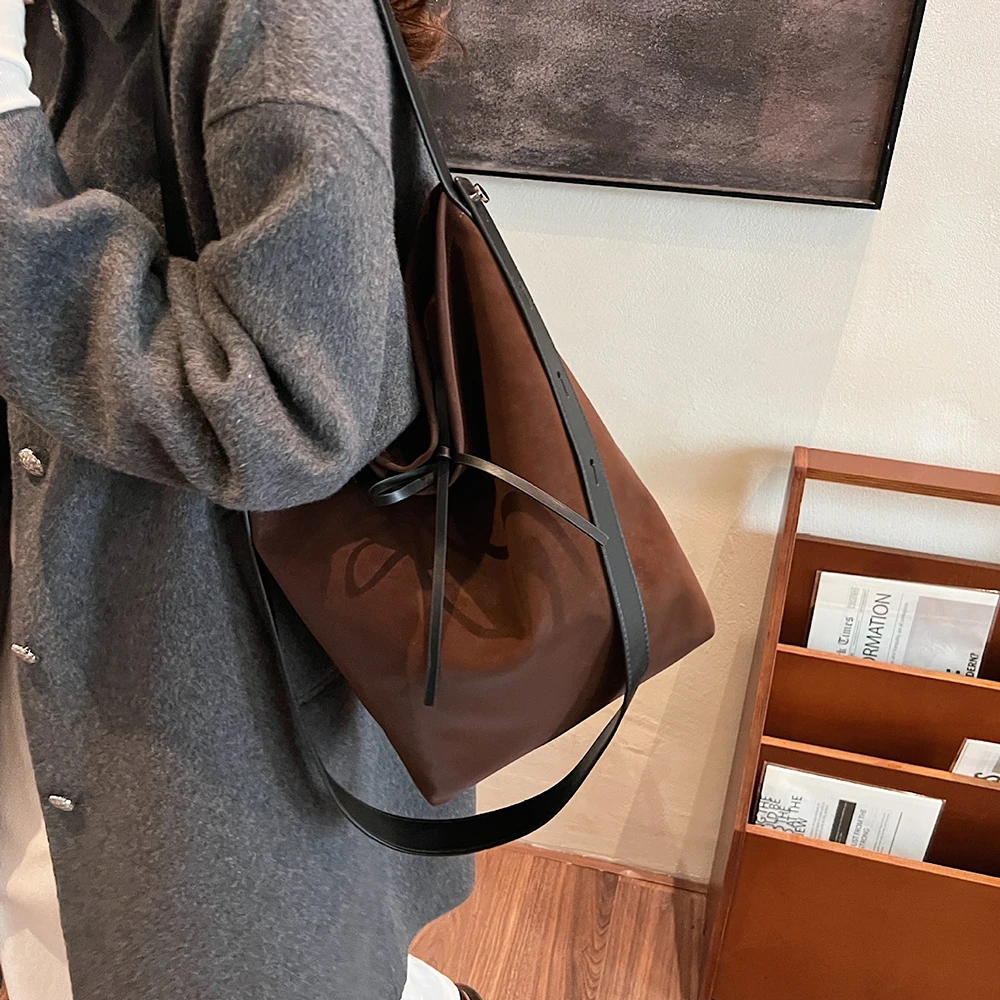 

Корейский стиль, матовые сумки-мешки для женщин, роскошные дизайнерские сумки на шнуровке с бантом, большая вместительная сумка на плечо, повседневная сумка через плечо